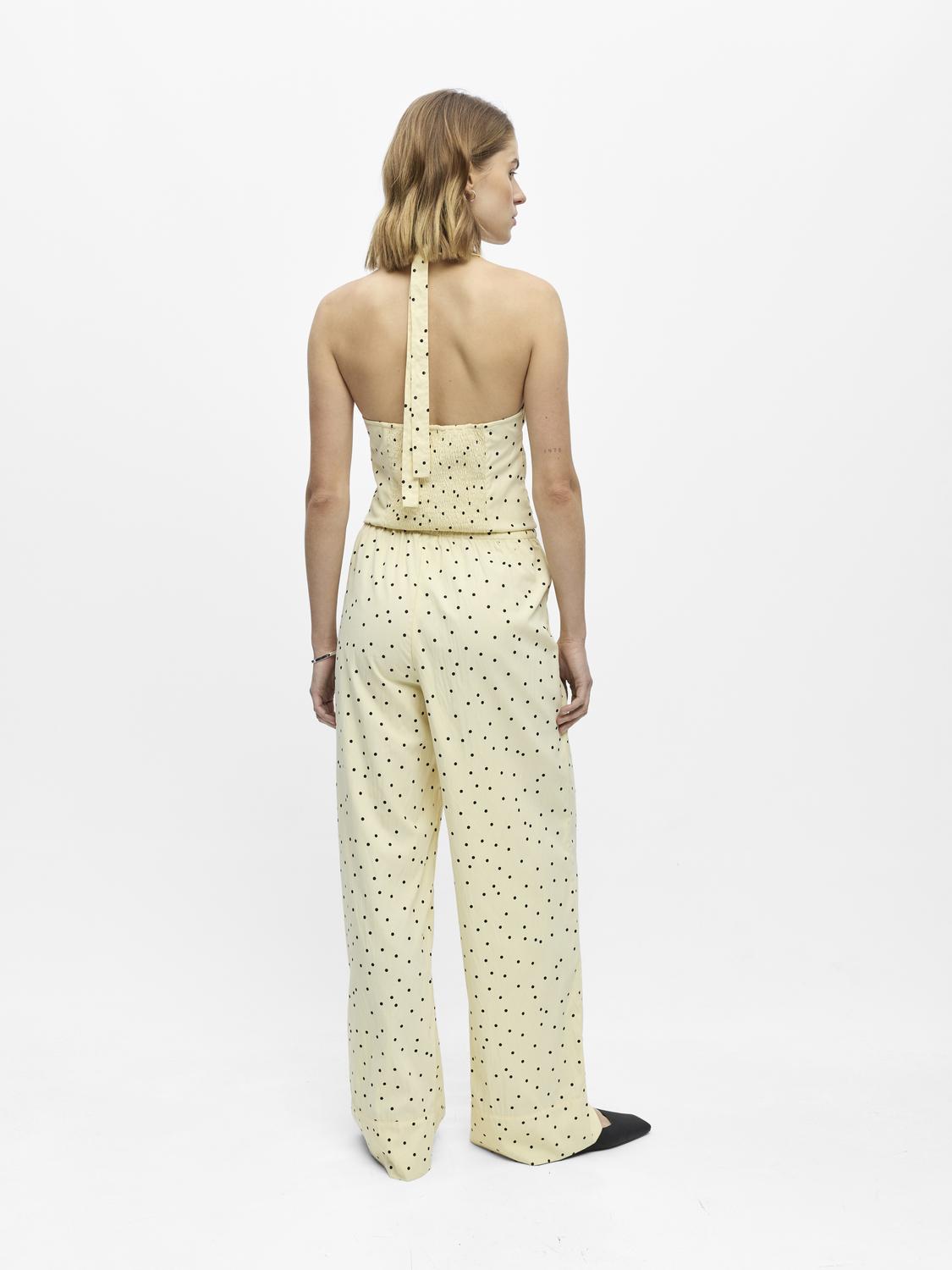 model_shot-back